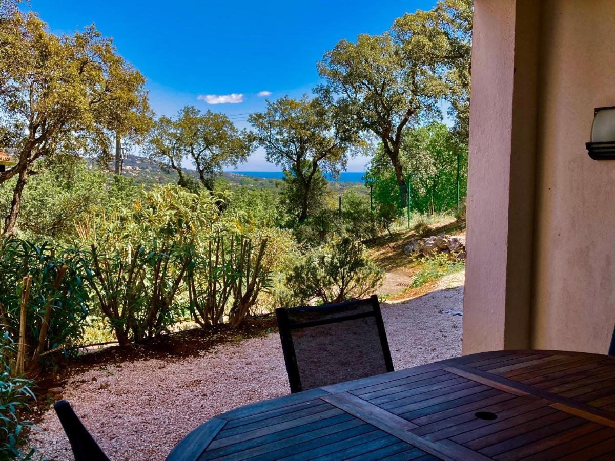 Les Restanques vue mer 5 pers Glycine 2067 Grimaud Extérieur photo