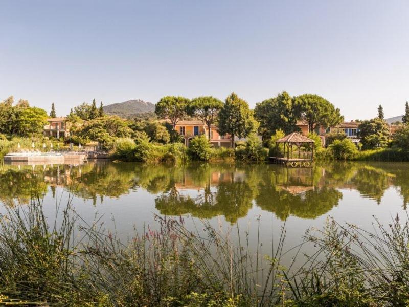 Les Restanques vue mer 5 pers Glycine 2067 Grimaud Extérieur photo